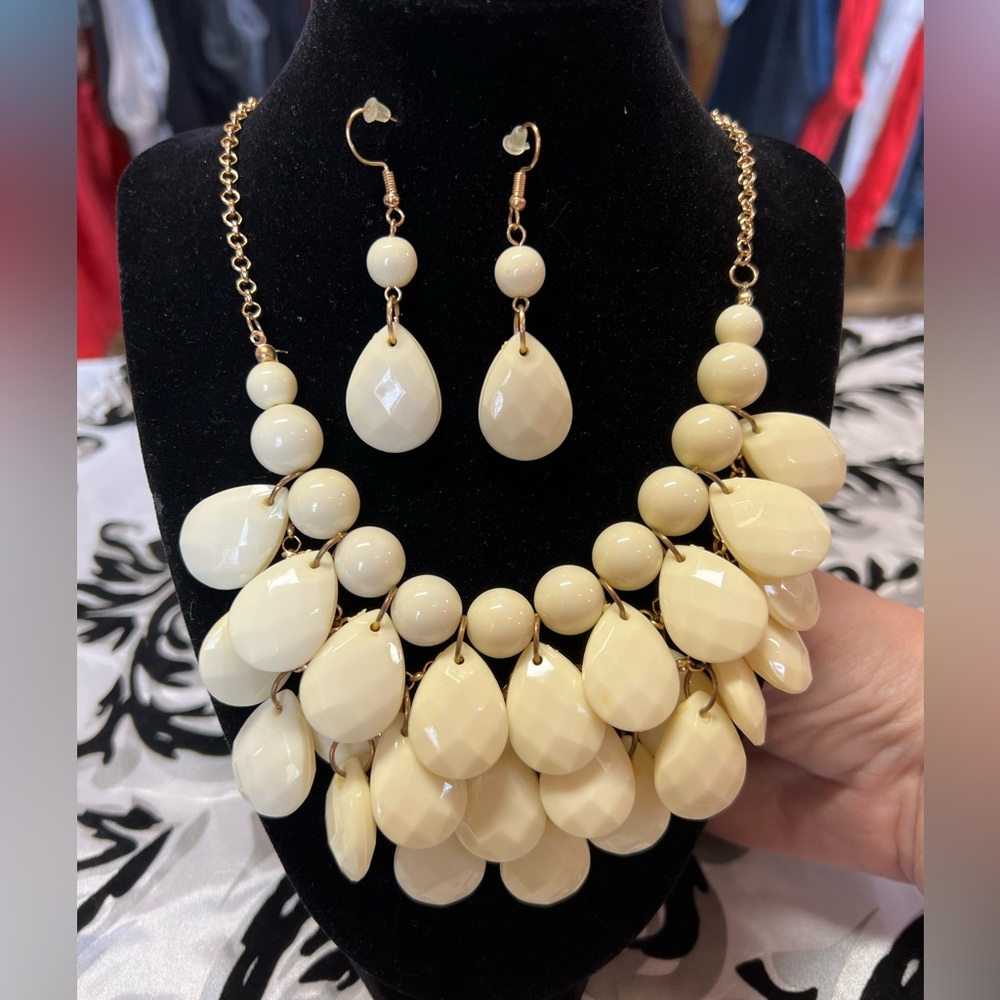 ❤️Necklace and earrings set